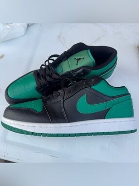 Jordan Air Jordan 1 Low Black Lucky Green Leather Low Top 553558-065 Size 10
